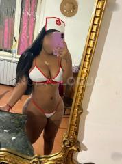 COLOMBIANA CARISMÁTICA Y AUTENTICA