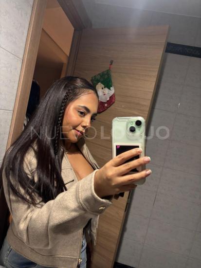  Divertida chica colombiana