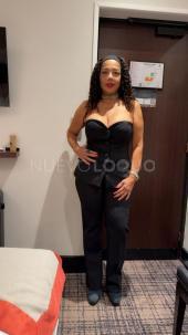 Morena madurita latina ardiente bebé .