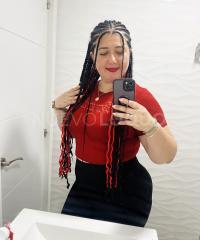 linda acompañante de aventuras