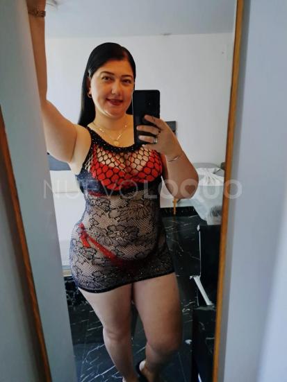 linda acompañante de aventuras