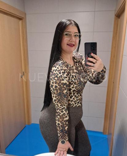  Adriana preciosa colombiana acompañante y masajista soy todo lo q buscas