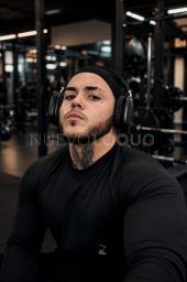 CHICO TRANS MUY COMPLACIENTE
