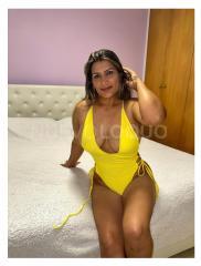 Ruby complaciente, cariñosa y divertida