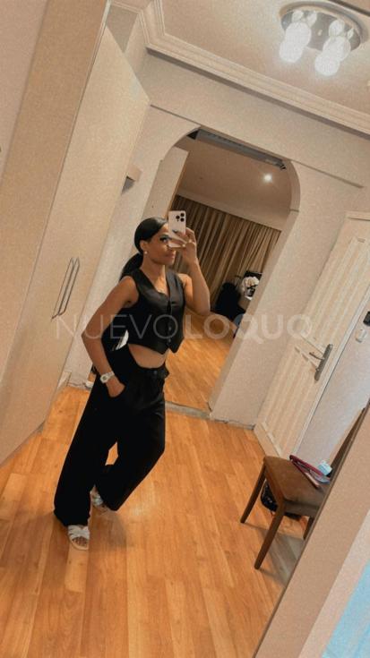  Rica morena cariñosa, Y y muja