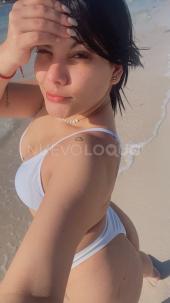 Luna hermosa sensual y elegante