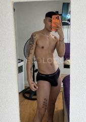 Chico colombiano delgado en tu cuidad