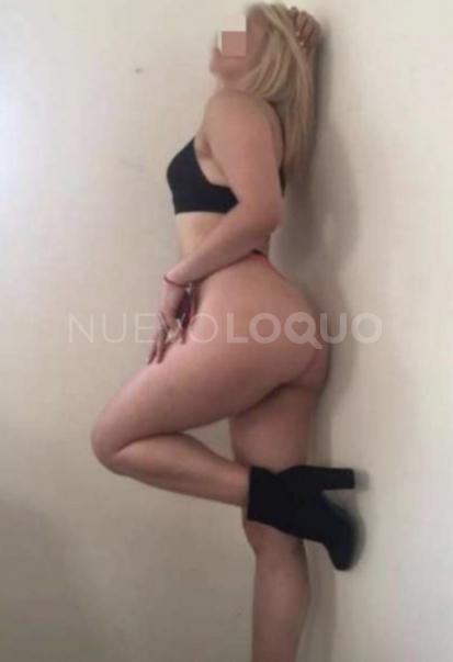  JOVEN GUAPA Y ATRACTIVA