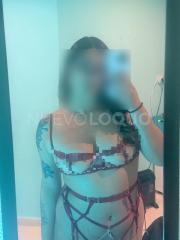 Elegante rubia española y latina