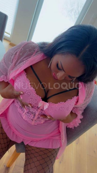  HOLA SOY KAROLINA MORENA XL CON GRANDES