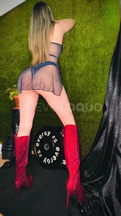  NICOL CHICA MUY GUAPA,DELGADA Y CON CURVAS
