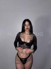 Antonella bella venezolana en sagrada familia