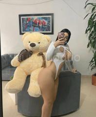 SARA BOMBA SEXY REAL EN SAGRADA FAMILIA