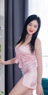 CHICA ASIATICA HERMOSA