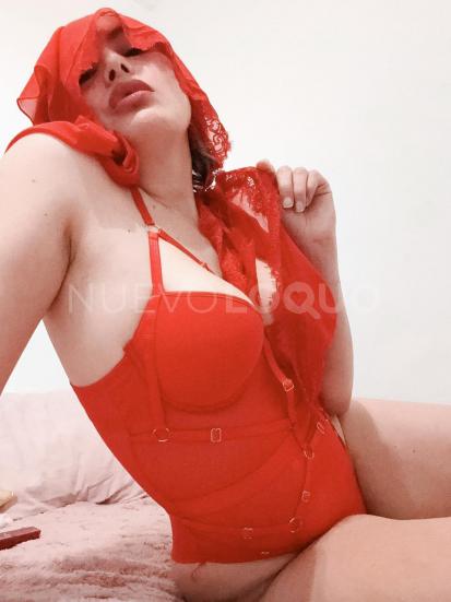  bella, sensual y muy elegante