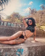 Encantadora morenaza colombiana