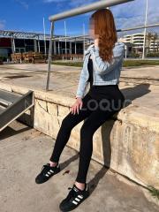 Solo durante el dia—…maxima discrecion