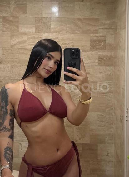  Alice jovencita juguetona