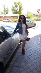 Sara madura delgada cariñosa divertida