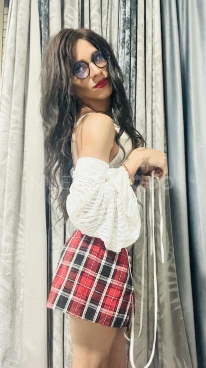  Flaca Latina y Bien Puesta en Barcelona POR PRIMERA VEZ