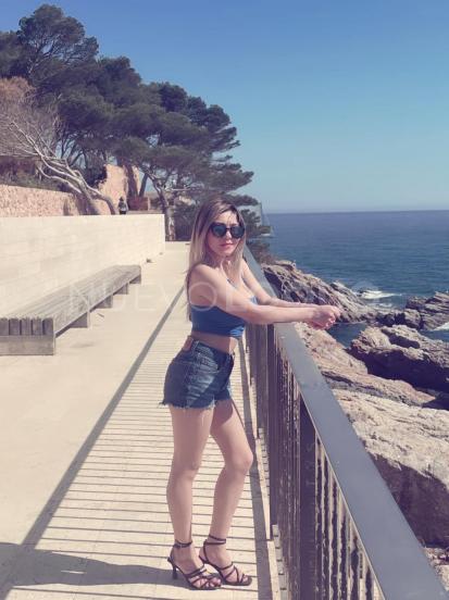  Ana rubia delgadita muy cariñosa divertida