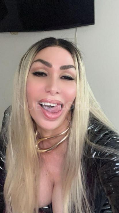  Rebeca too much soy divina