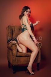 Camila atractiva y simpática