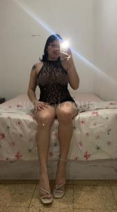 Latina pasarla muy bien