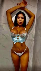 ARDIENTE CHICA POR LA PLAYA CAPELLANS