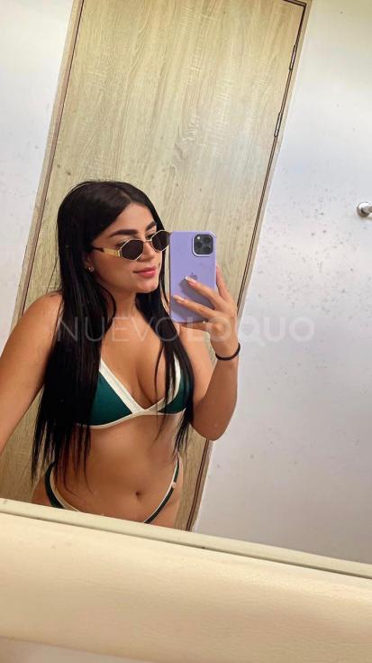  Andrea colombiana muy bonita y joven
