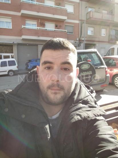  Chico catalán para contactos
