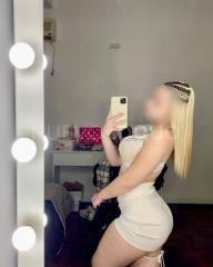 AMIGAS Y TRÁNS MUY FEMENINA EN LLORET DE MAR