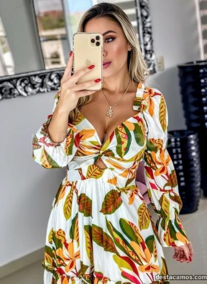  Linda rubia universitaria