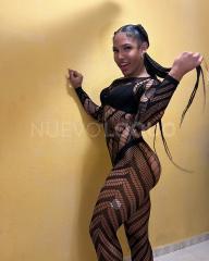 Sophia chica Ts ardiente