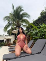 SARITA VERSATIL REALMENTE BELLA DISPONIBLE TODOS LOS DÍAS