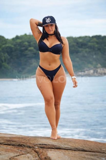  NUEVA POCOS DÍAS CURVY PECHO XL
