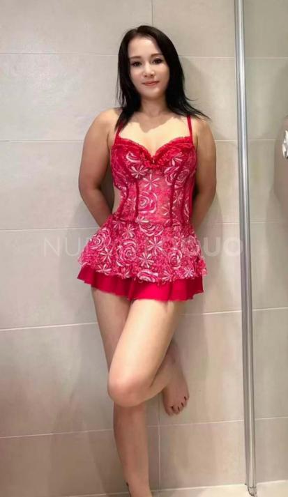  joven asiática SALOU