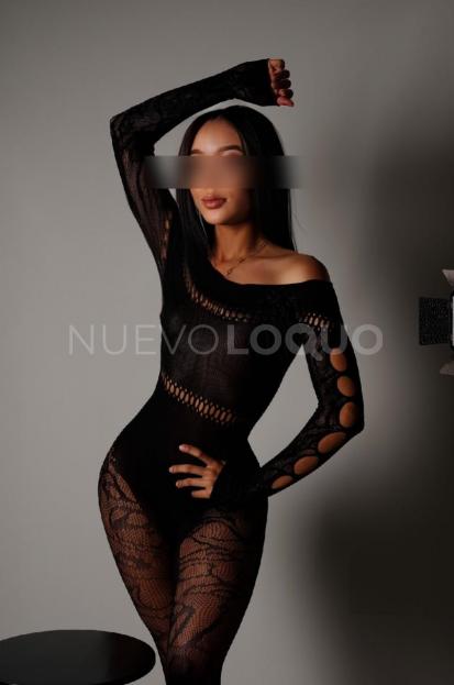  Soy Tania. Morena de piel y de secreto elegantes,