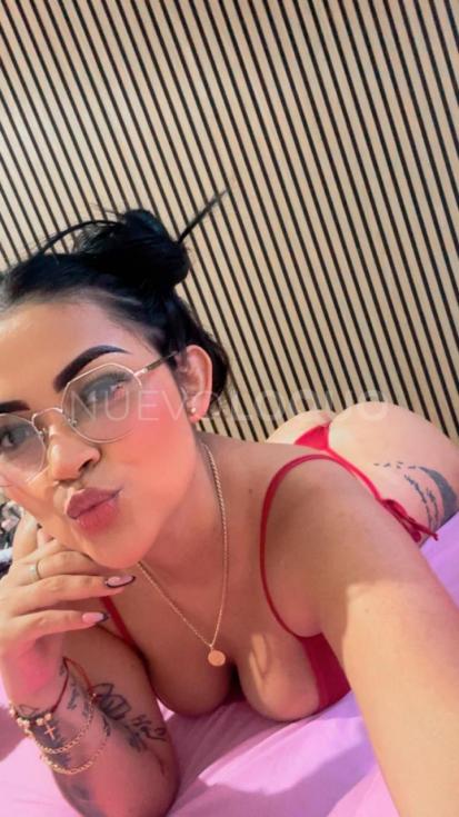  CAMILA, colombiana, joven y bonita.