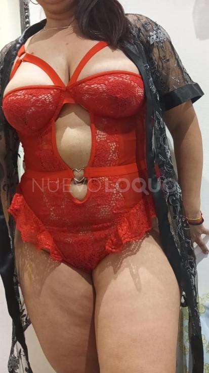  Luz una latina recién llegada atu ciudad por primera vez a Gerona