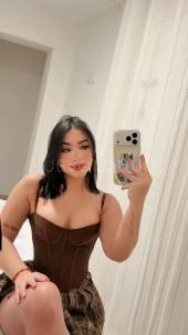 JOVENCITA BIEN LINDA CON TALENTO DE ESTUDIANTE EN CONIL DE LA FRONTERA