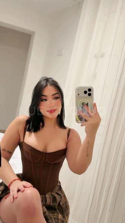  JOVENCITA BIEN LINDA CON TALENTO DE ESTUDIANTE EN CONIL DE LA FRONTERA