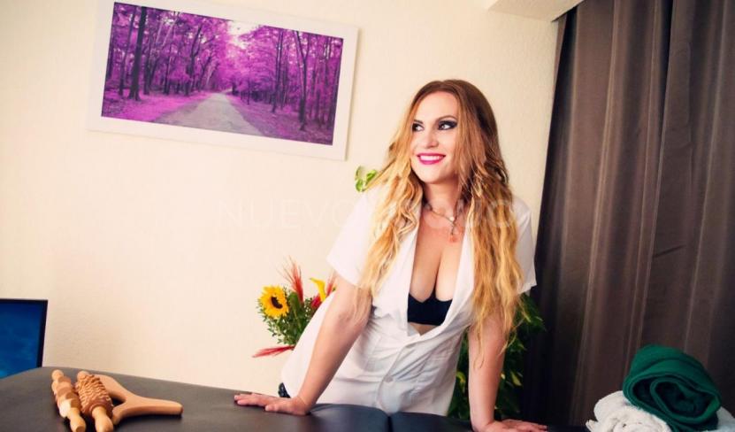  Karen masajista francesa muy guapa