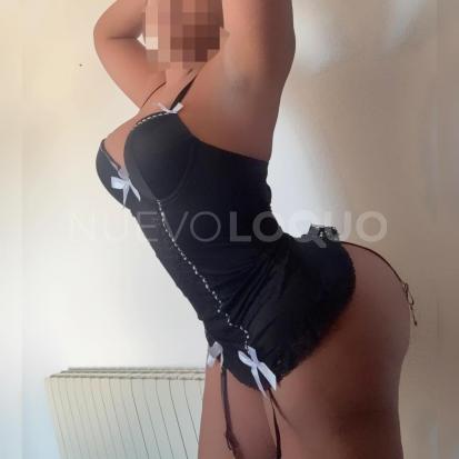  Guapa mulata experta en blanes