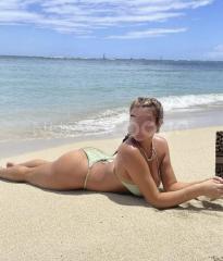 Chica latina nueva en la zona