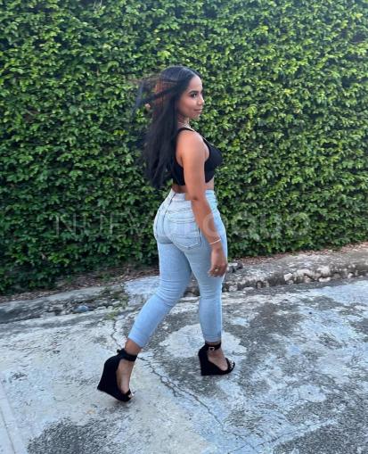  Soy una chica muy divertida, simpática, me implico , me gusta que te relajes y disfrutes