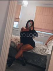 NOVEDAD PRECIOSA SEÑORITA CON CURVAS