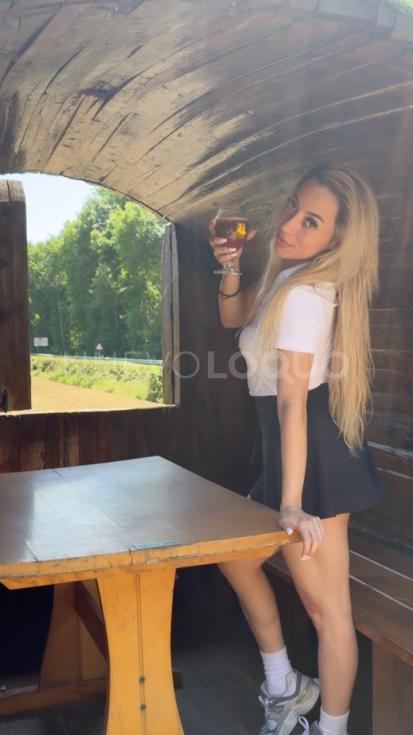  Alegre, divertida y sexy