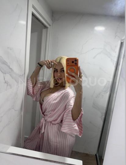  Hermosa rubia