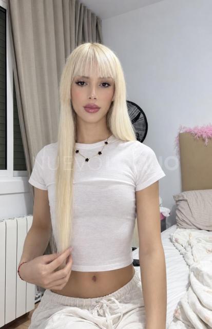  Chica recién llegado a Barcelona